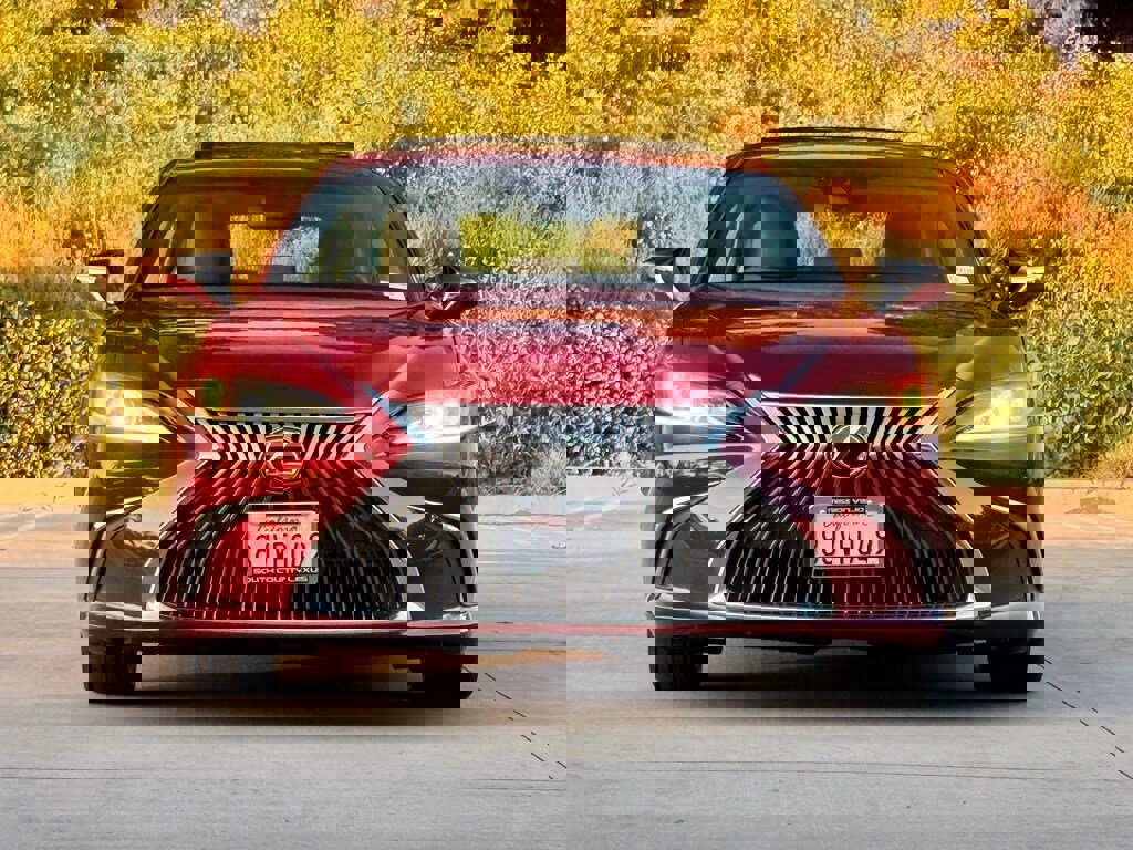 Used 2019 Lexus ES 350 Premium image 4