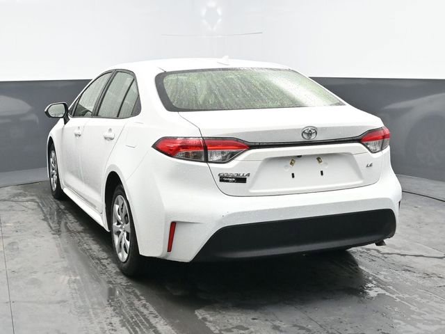 Used 2023 Toyota Corolla LE w/ Carpet Mat Package (TMS) FWD image 5