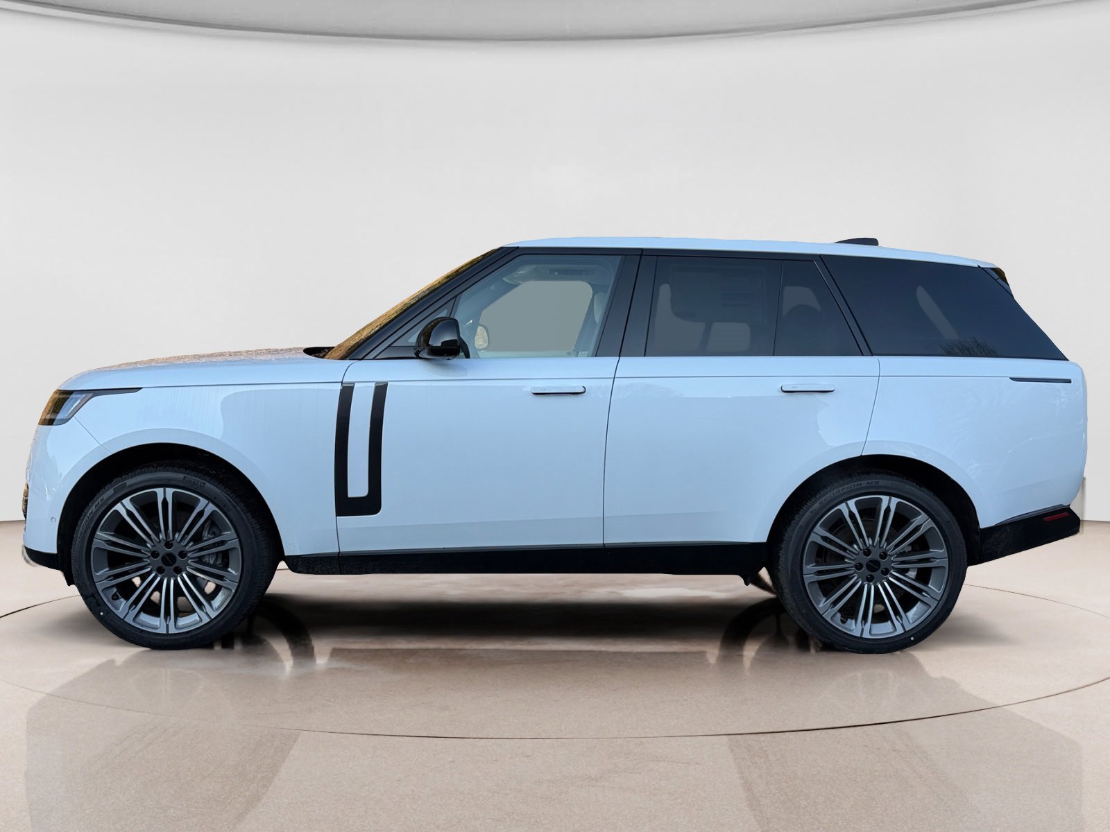 New 2026 Land Rover Range Rover SE AWD/4WD image 2