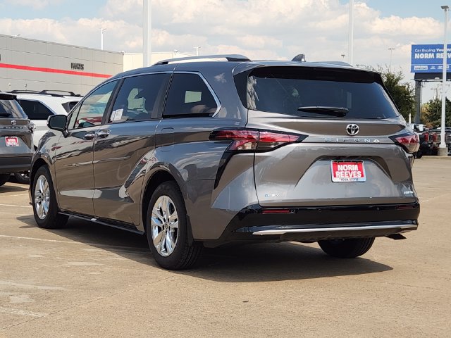New 2026 Toyota Sienna Limited FWD image 4
