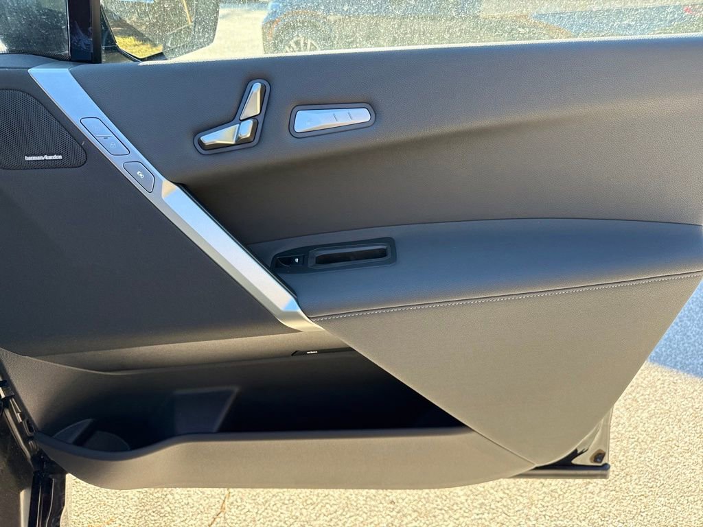 New 2026 BMW iX xDrive45 image 23