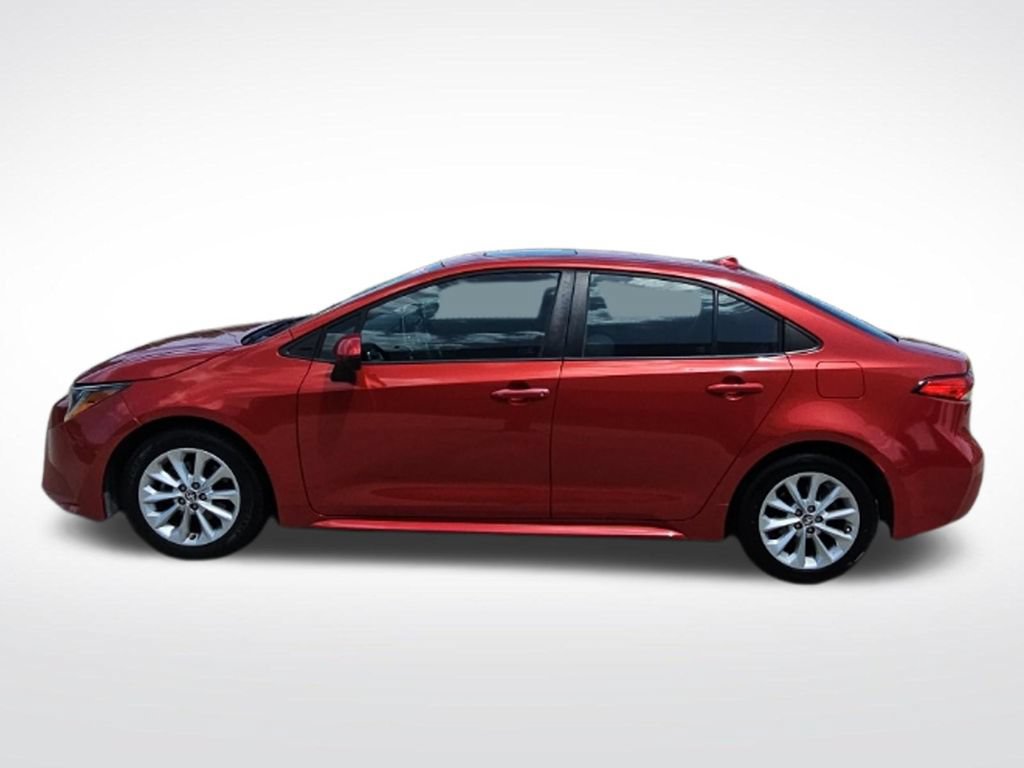 Used 2020 Toyota Corolla LE w/ LE Premium Package FWD image 5