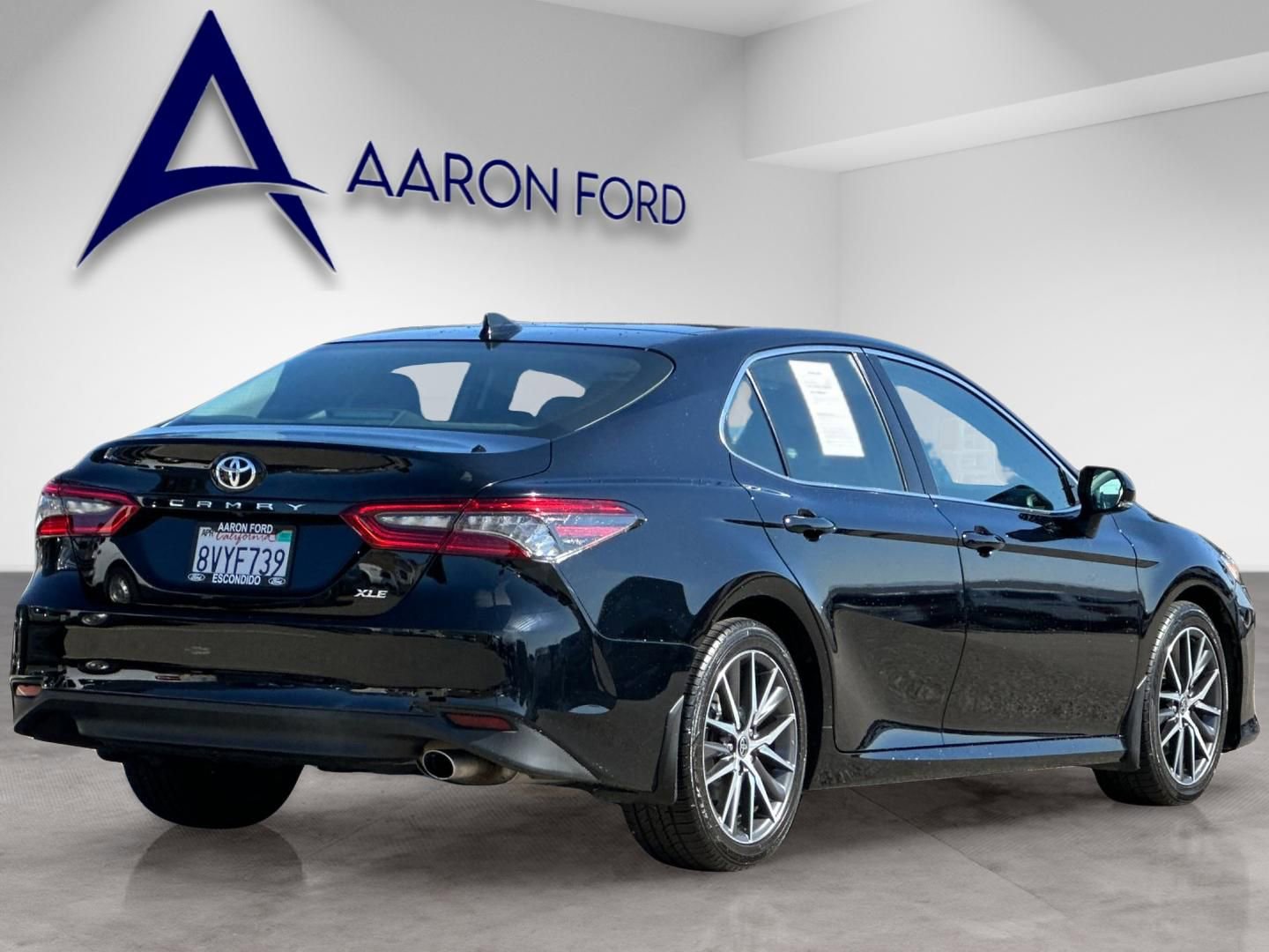 Used 2021 Toyota Camry XLE w/ Navigation Package FWD image 6