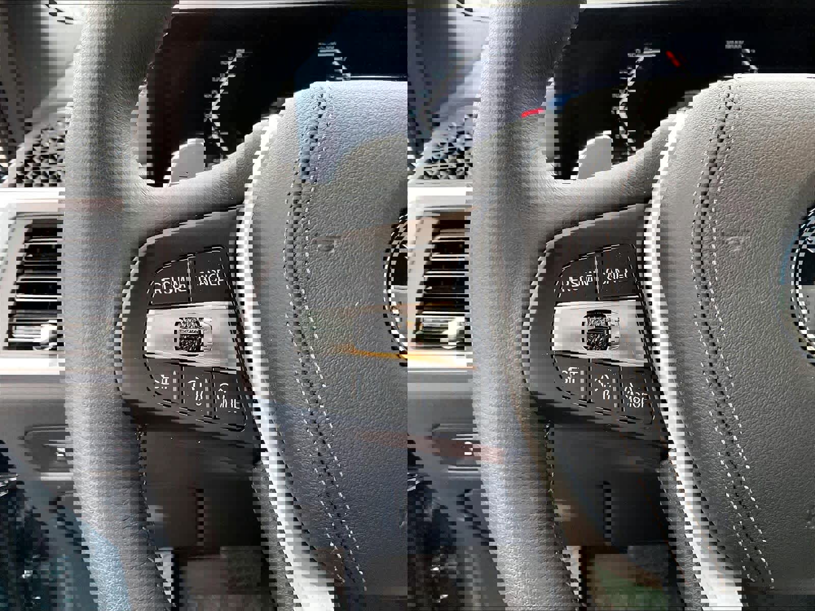 Used 2025 BMW X5 xDrive40i w/ Parking Assistance Package image 17