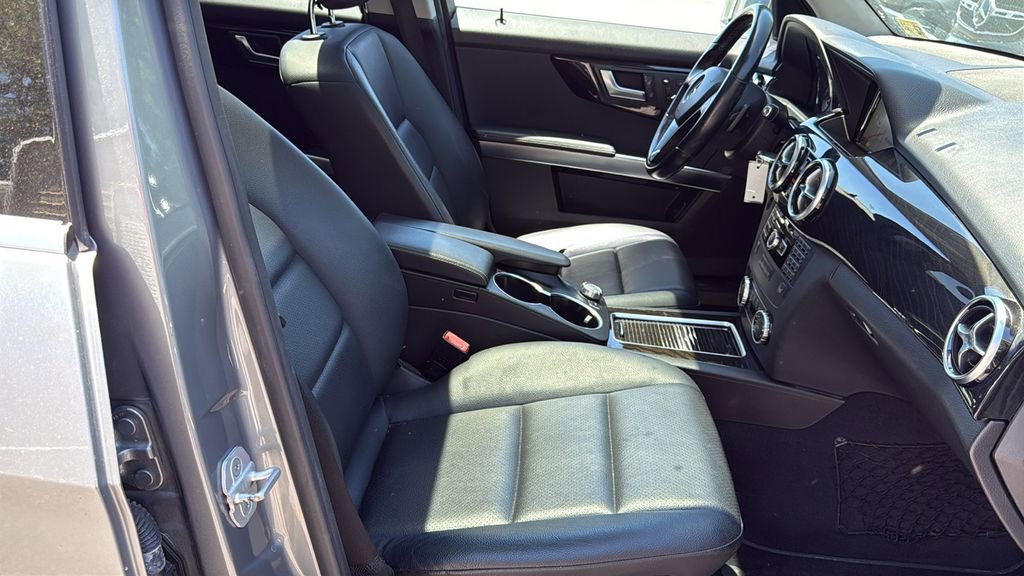Used 2015 Mercedes-Benz GLK 350 4MATIC image 11