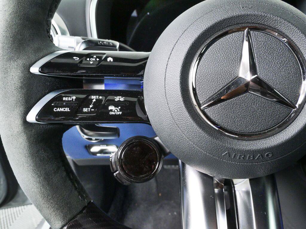 Used 2025 Mercedes-Benz SL 63 AMG 4MATIC image 10