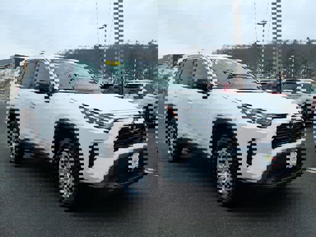 Used 2023 Toyota RAV4 LE image 3