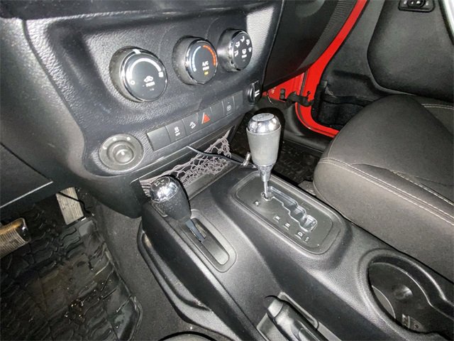 Used 2014 Jeep Wrangler Unlimited Sahara image 19