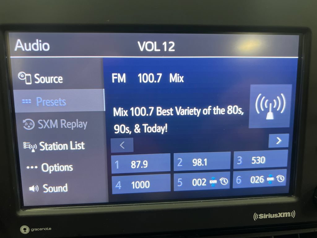 Used 2022 Toyota RAV4 SE w/ Convenience Package AWD/4WD image 21