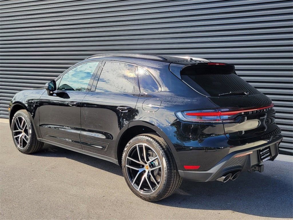 Certified 2025 Porsche Macan image 6