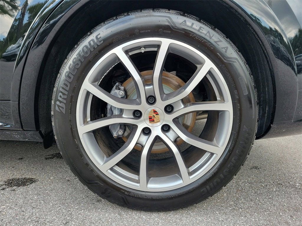 Certified 2025 Porsche Cayenne image 14