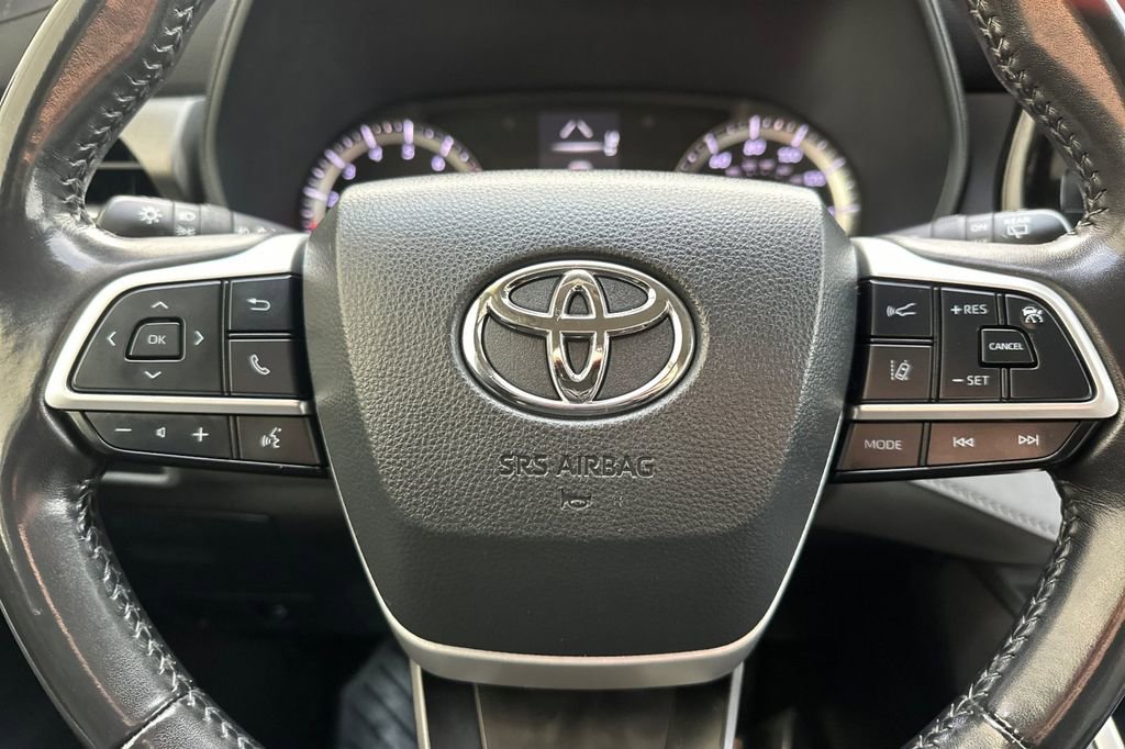 Used 2022 Toyota Highlander LE image 25