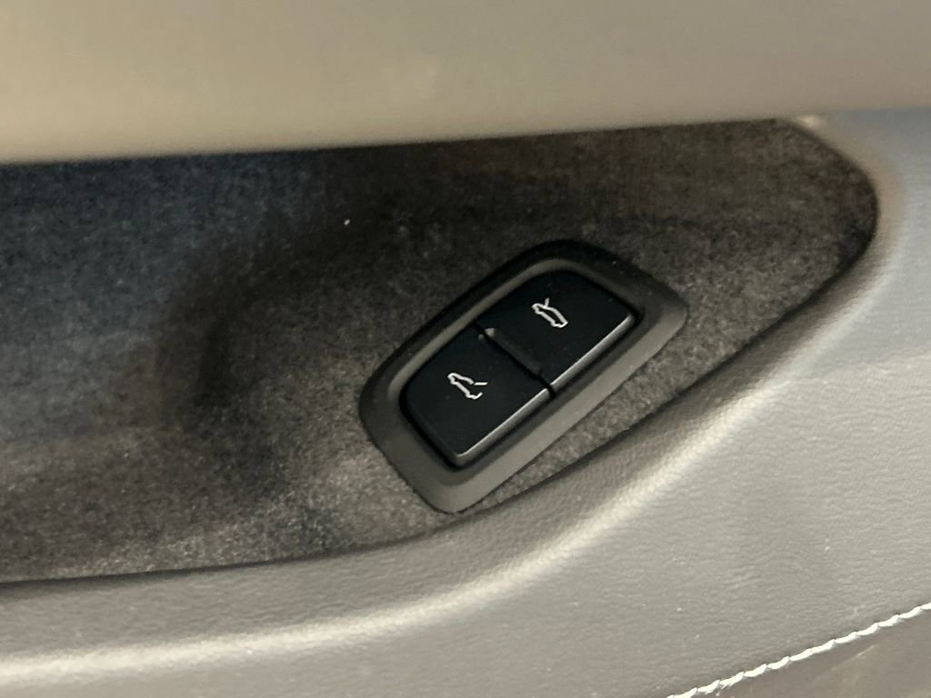 Used 2025 Chevrolet Corvette Z06 image 10