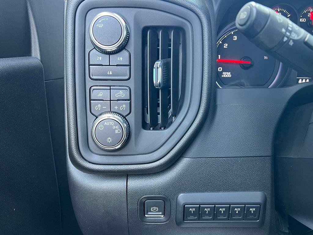Used 2024 GMC Sierra 2500 Pro AWD/4WD image 18