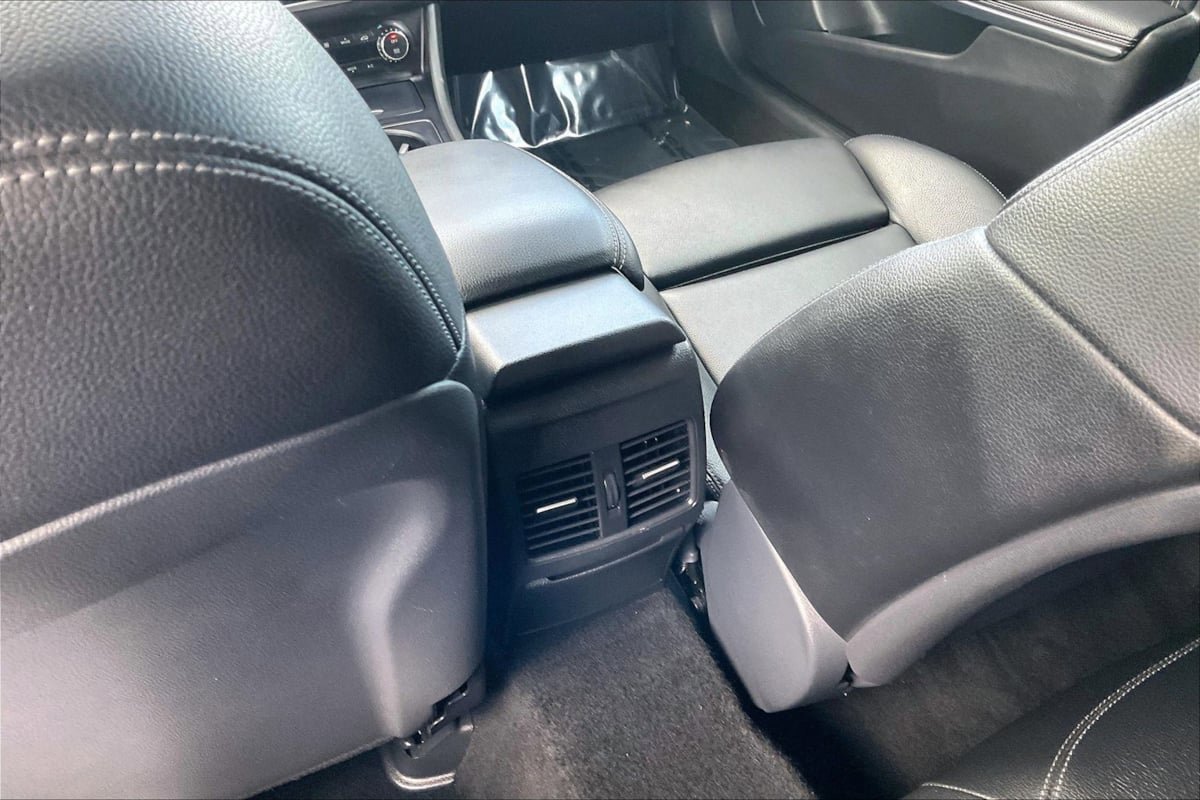 Used 2016 Mercedes-Benz GLA 250 image 32