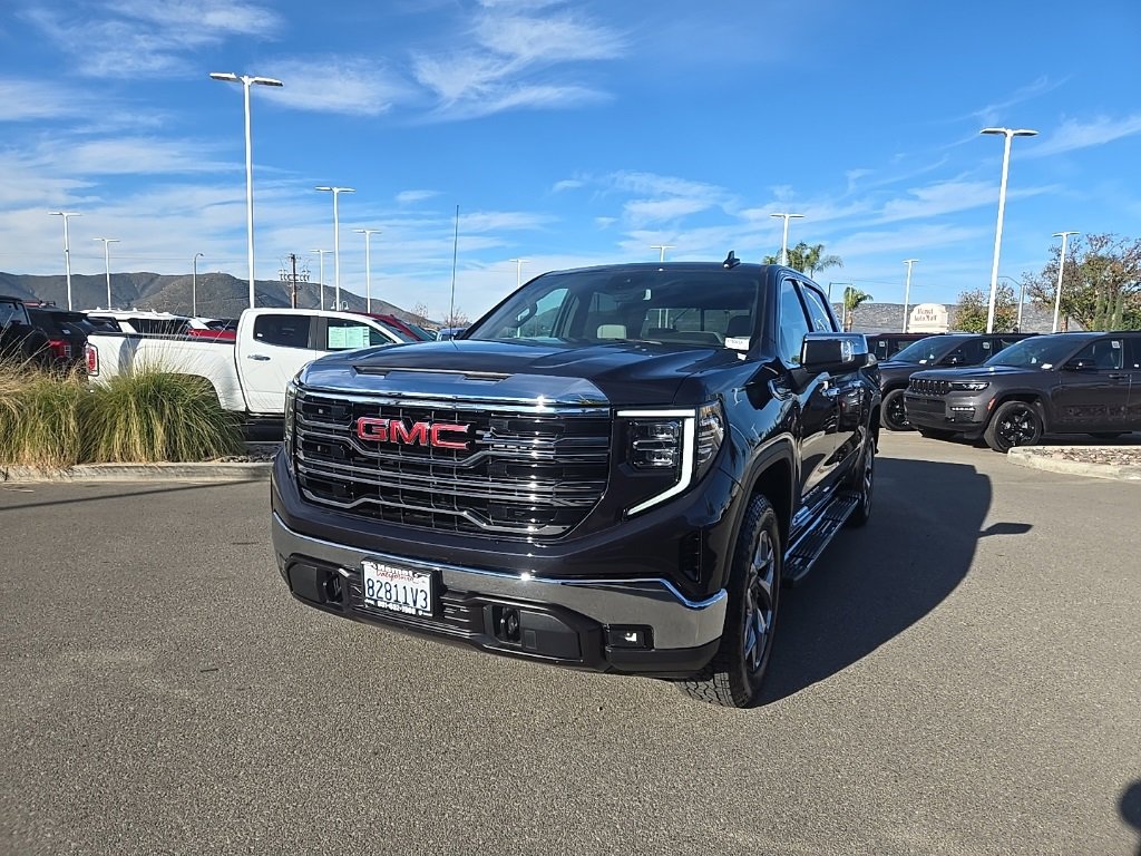Used 2022 GMC Sierra 1500 SLT w/ SLT Convenience Package image 3