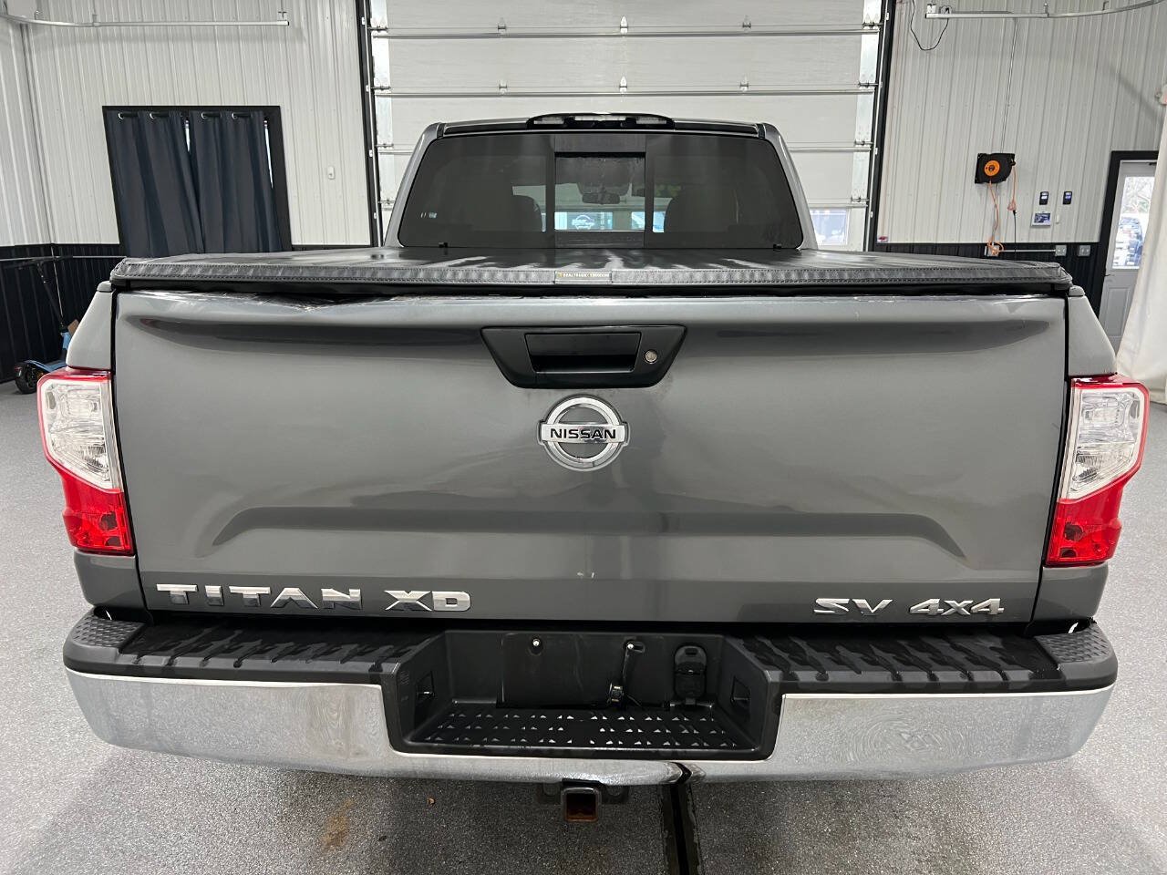 Used 2017 Nissan Titan SV AWD/4WD image 5