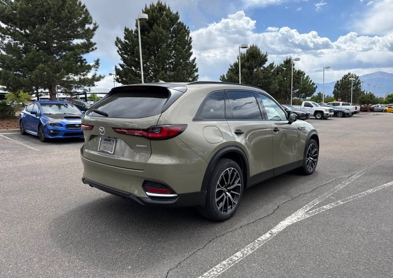 Certified 2025 MAZDA CX-70 Plug-In Hybrid w/ Premium Pkg AWD/4WD image 4
