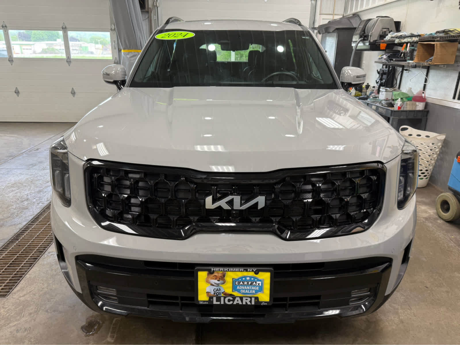 Used 2024 Kia Telluride SX Prestige X-Line AWD/4WD image 2