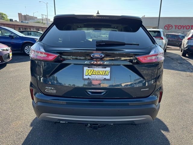 Used 2024 Ford Edge SEL w/ Convenience Package image 4