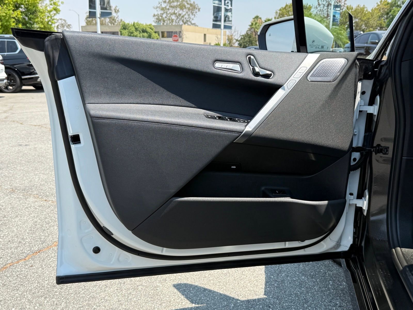 Used 2025 BMW iX M60 image 23