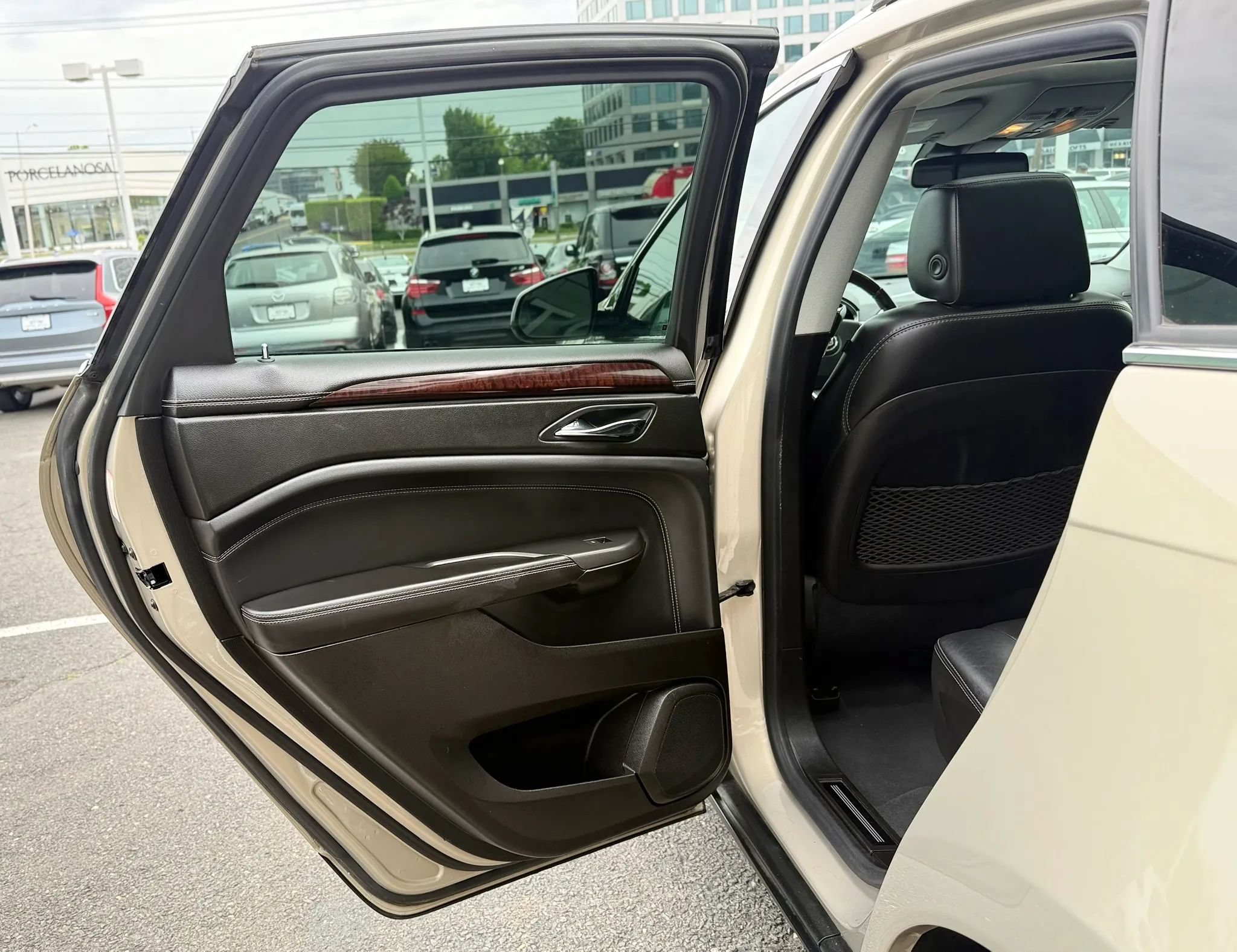 Used 2012 Cadillac SRX Luxury AWD/4WD image 29