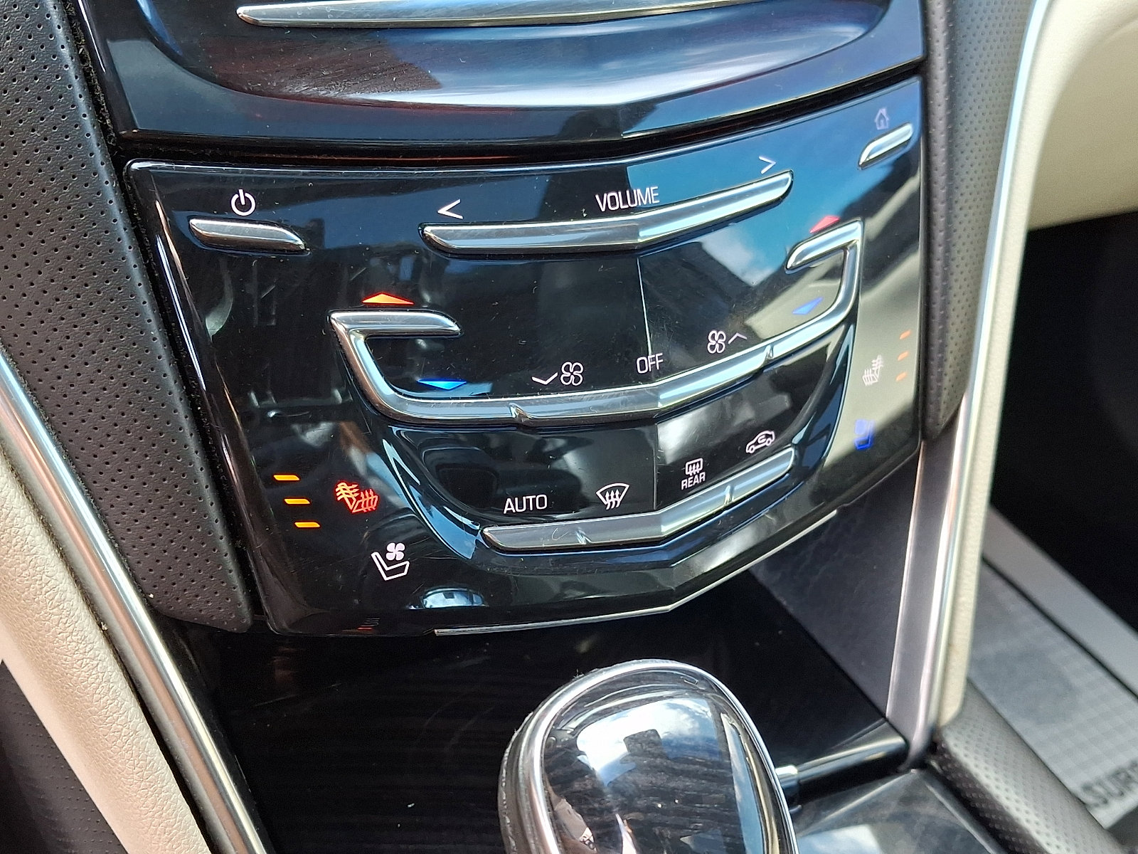 Used 2013 Cadillac XTS Platinum image 16