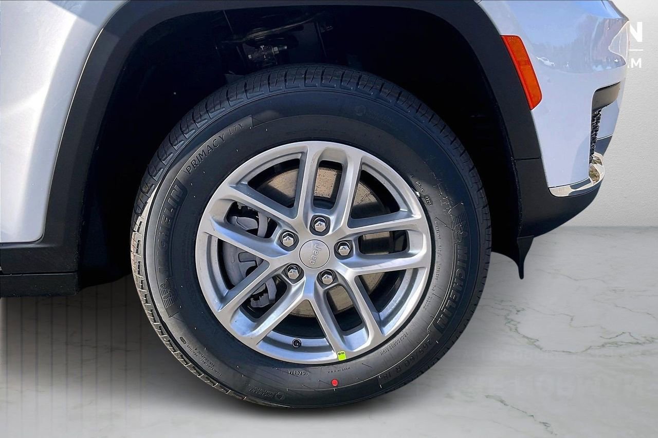 New 2025 Jeep Grand Cherokee L Laredo w/ Luxury Tech Group I image 34