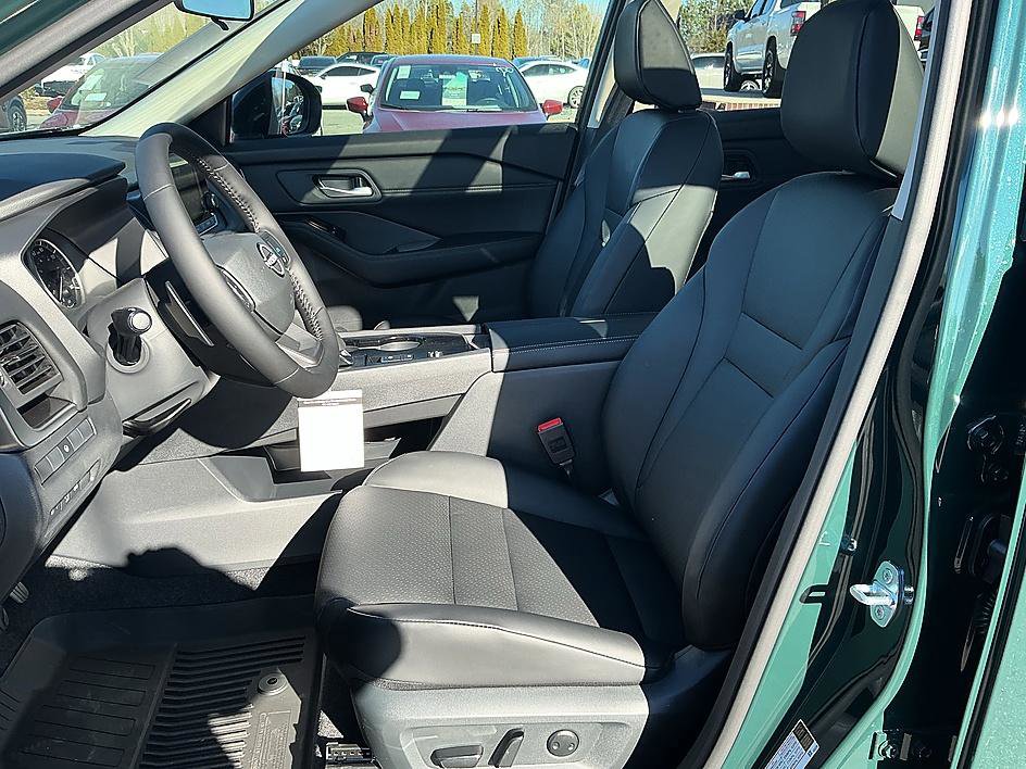 New 2026 Nissan Rogue SV image 8