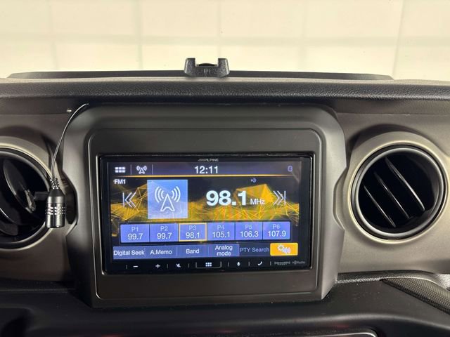 Used 2018 Jeep Wrangler Unlimited Sport S AWD/4WD image 17