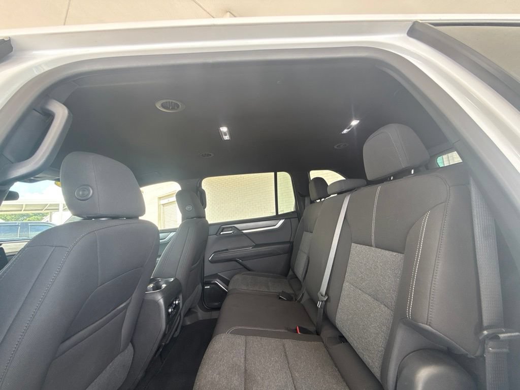 Used 2025 GMC Acadia Elevation FWD image 43