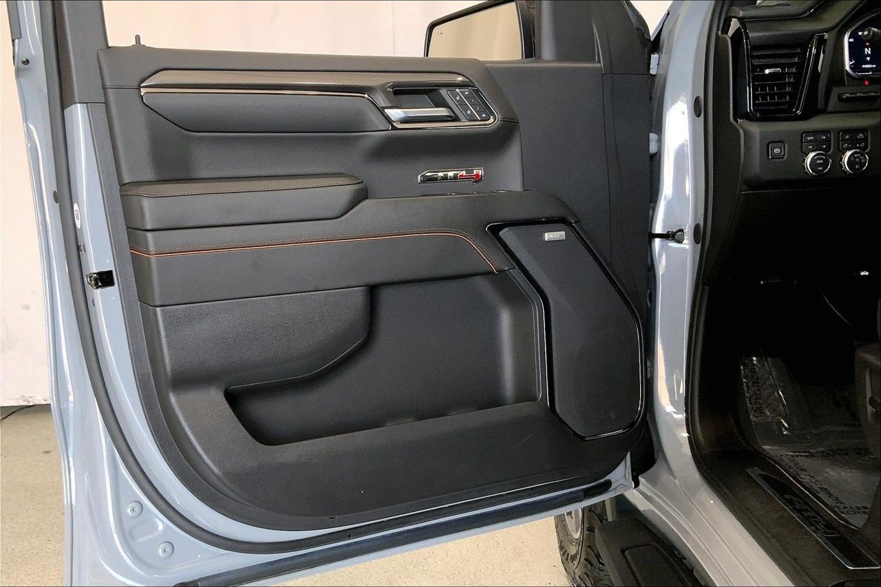 Used 2024 GMC Sierra 1500 AT4 w/ Technology Package AWD/4WD image 25
