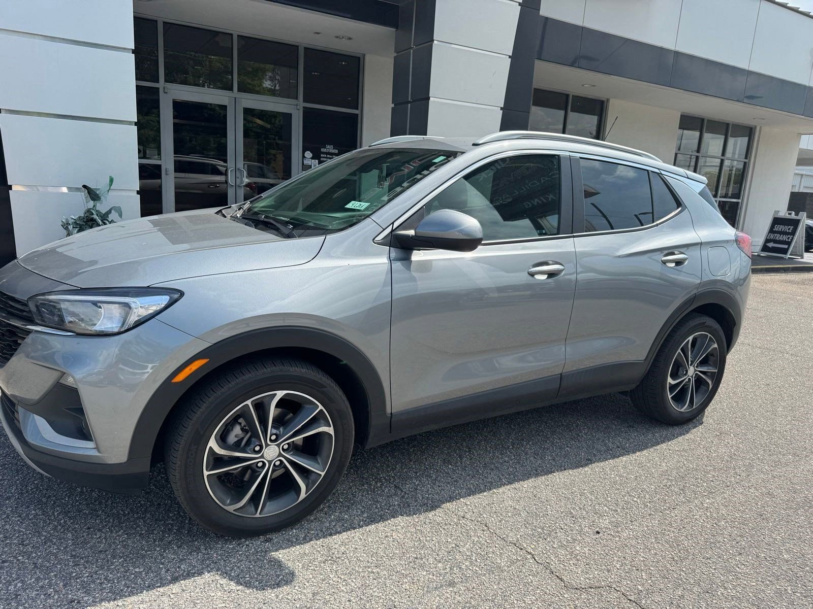 Certified 2023 Buick Encore GX Select FWD image 2