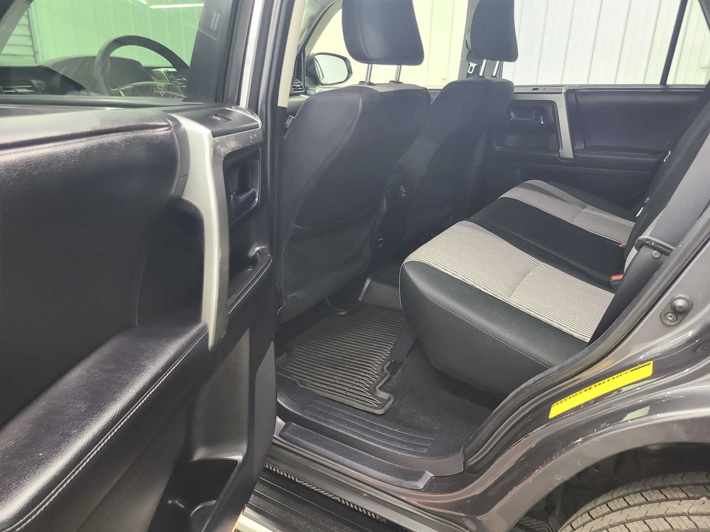 Used 2017 Toyota 4Runner SR5 AWD/4WD image 35