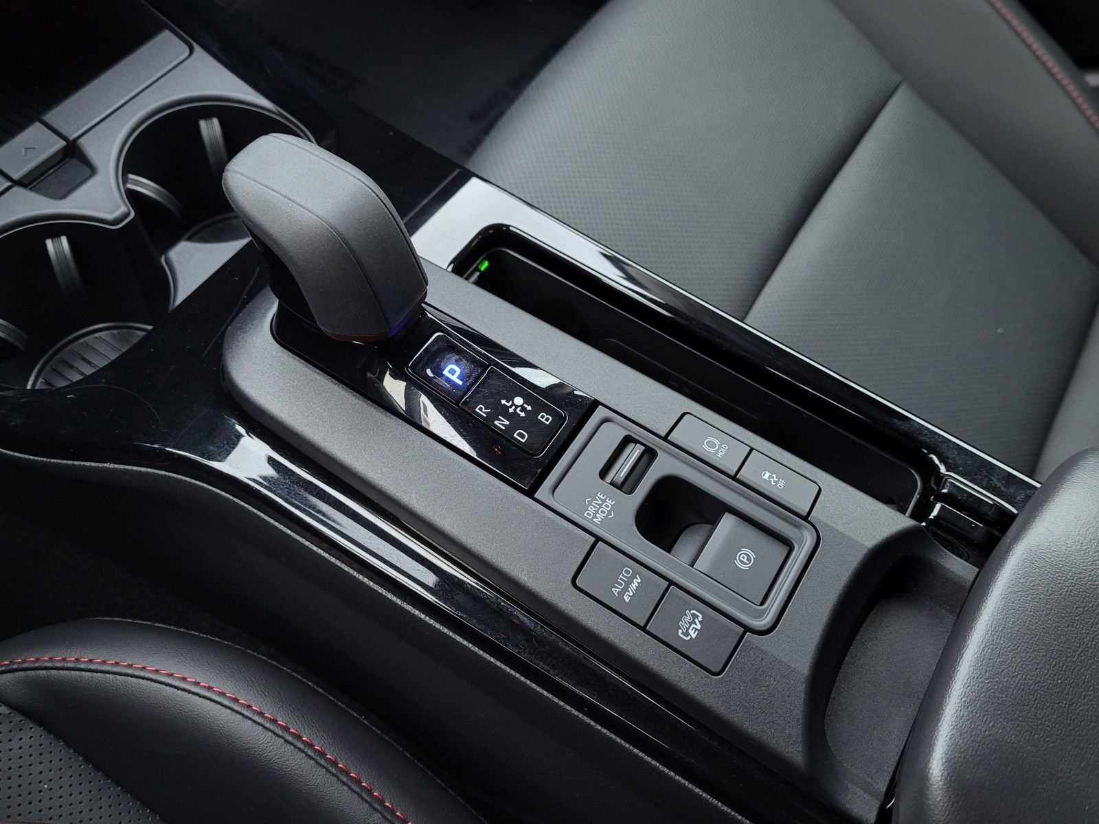 Used 2026 Toyota Prius Plug-In Hybrid image 19