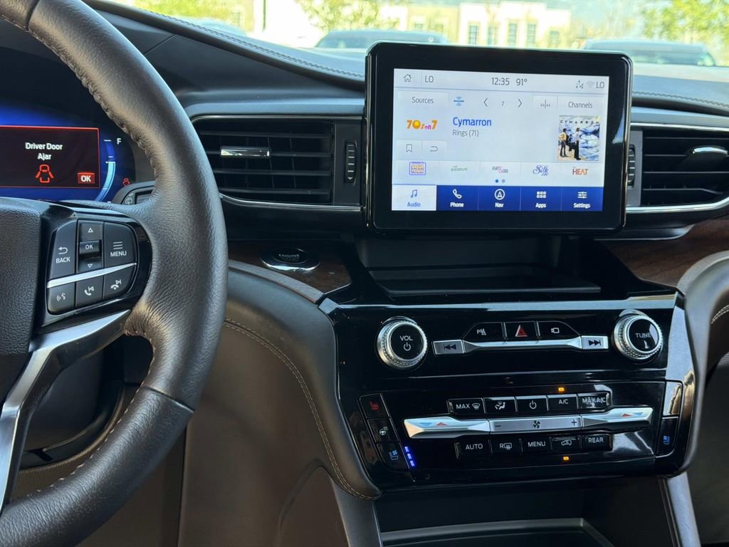 Used 2023 Ford Explorer King Ranch w/ Class IV Trailer Tow Package image 8