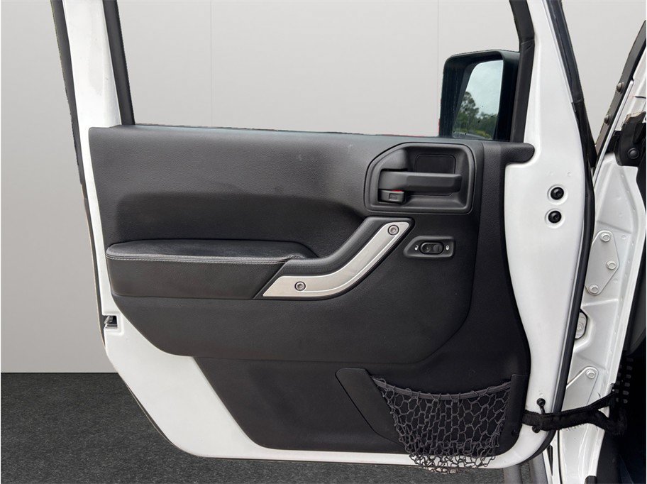 Used 2016 Jeep Wrangler Unlimited Rubicon Hard Rock AWD/4WD image 16