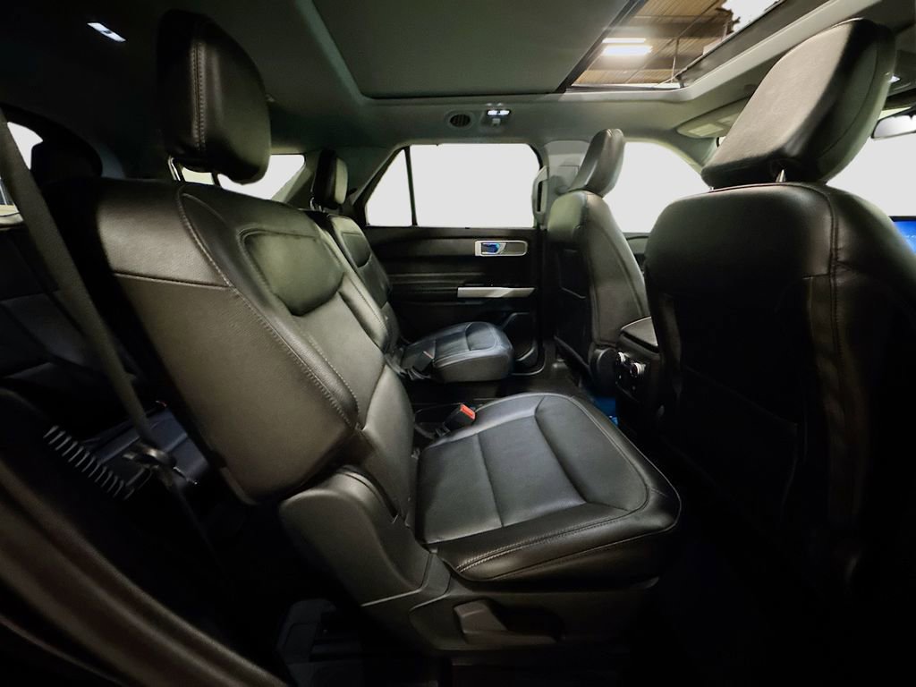 Used 2021 Ford Explorer Limited w/ Equipment Group 301A image 38