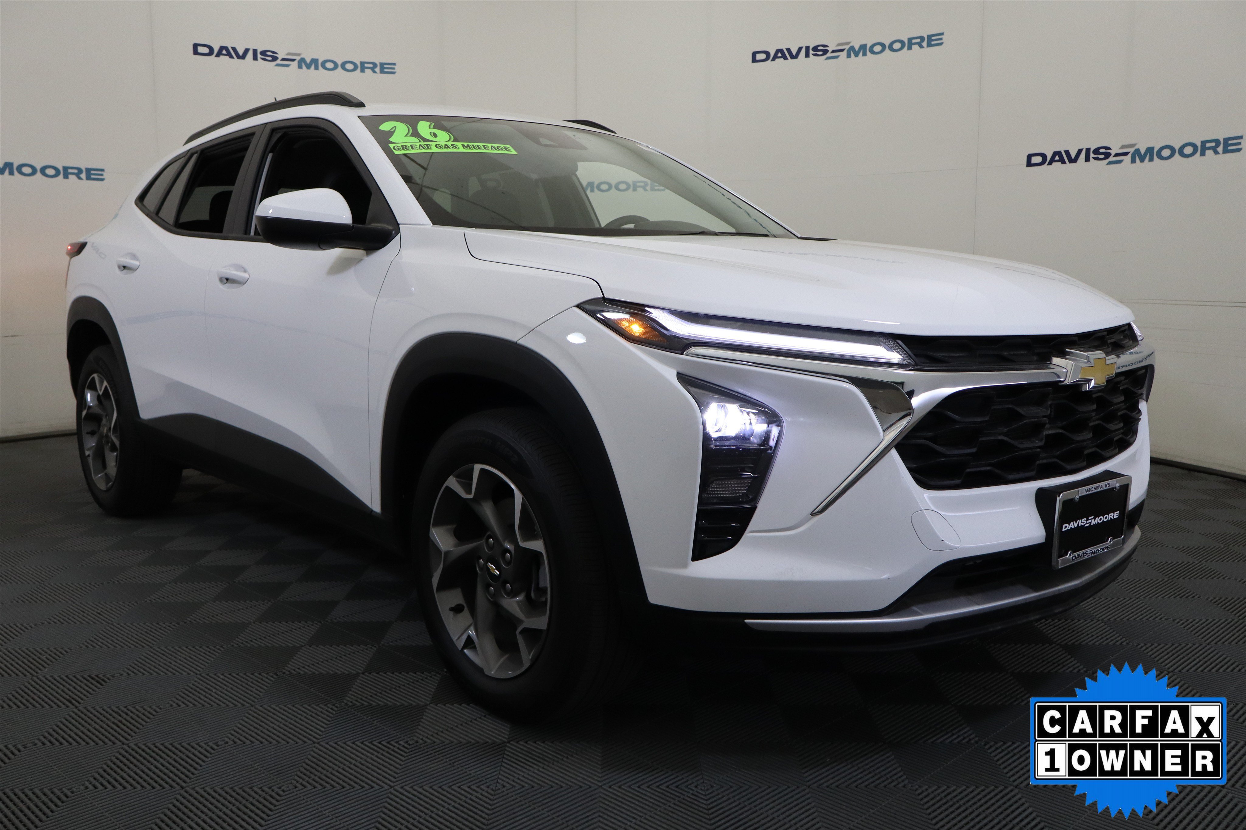 Used 2026 Chevrolet Trax LT FWD image 3