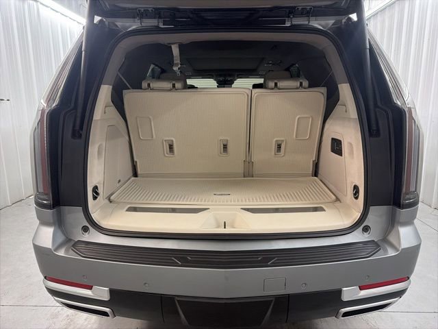 Used 2025 Cadillac Escalade Premium Luxury Platinum w/ LPO, Radiant Package RWD image 24