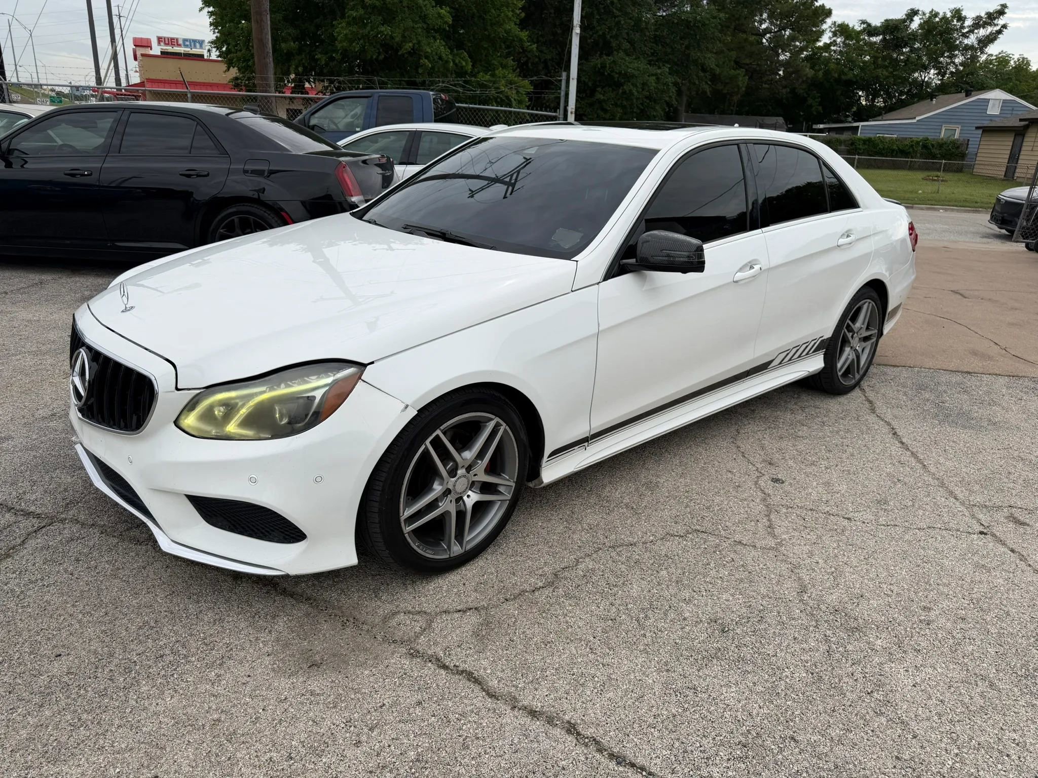 Used 2015 Mercedes-Benz E 400 Sedan w/ Lighting Package image 8
