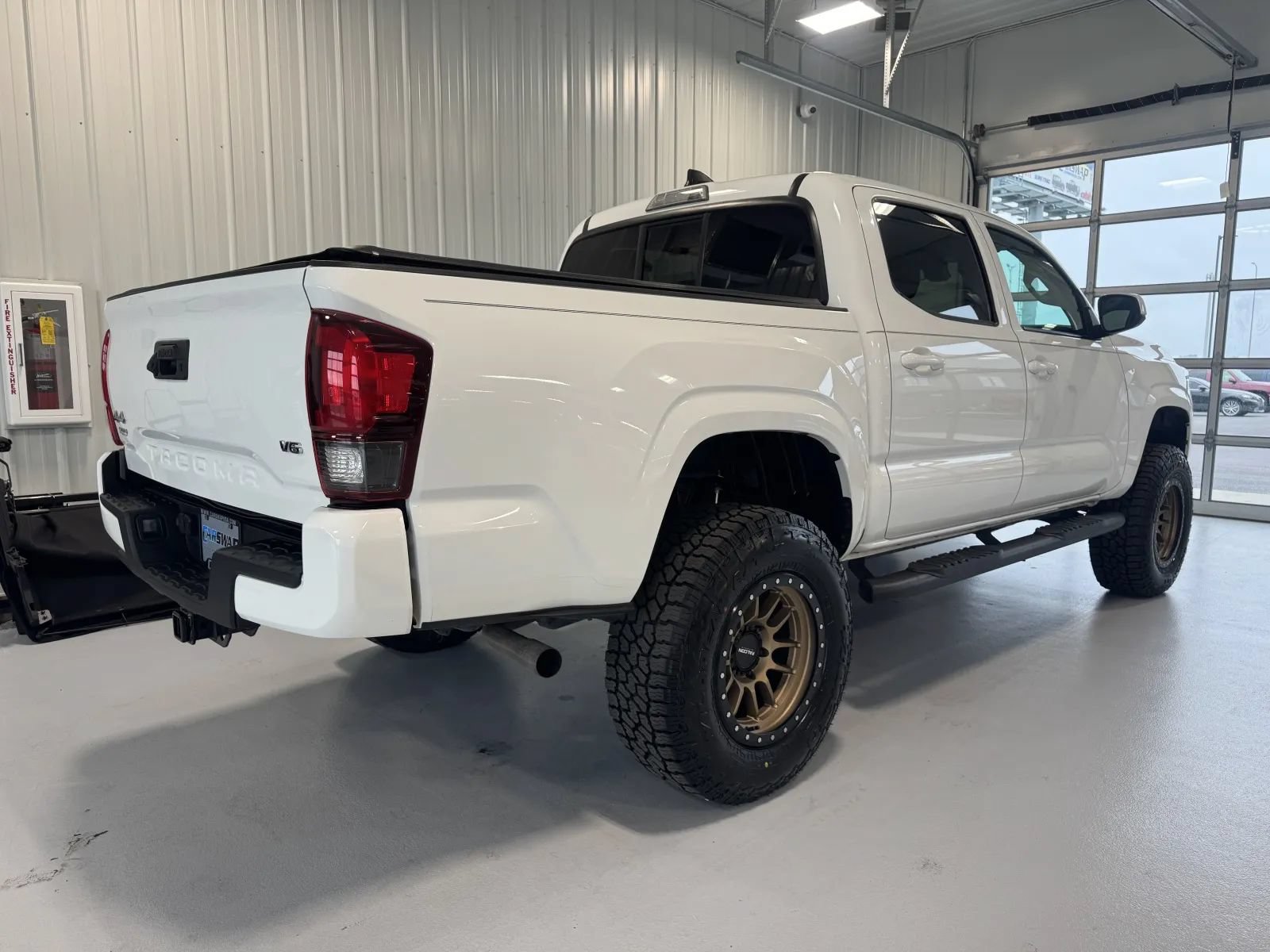 Used 2023 Toyota Tacoma SR AWD/4WD image 3