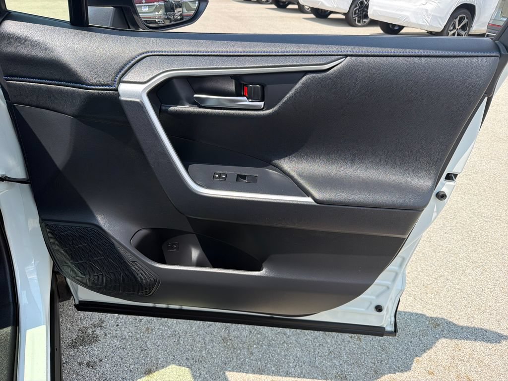 Used 2021 Toyota RAV4 XSE w/ XSE Grade Weather Package AWD/4WD image 25
