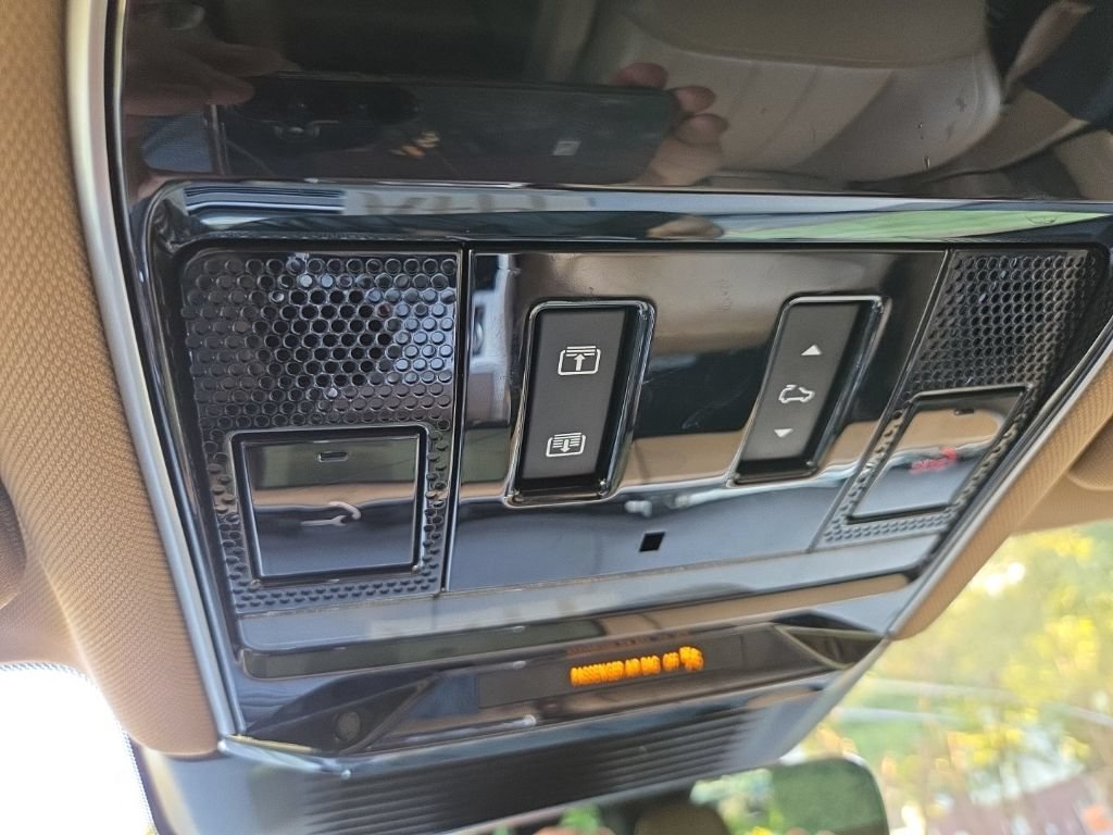 Certified 2023 Land Rover Range Rover SE AWD/4WD image 29
