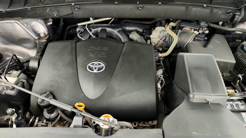 Used 2019 Toyota Highlander SE AWD/4WD image 26
