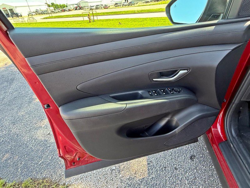 Used 2025 Hyundai Tucson SE FWD image 25