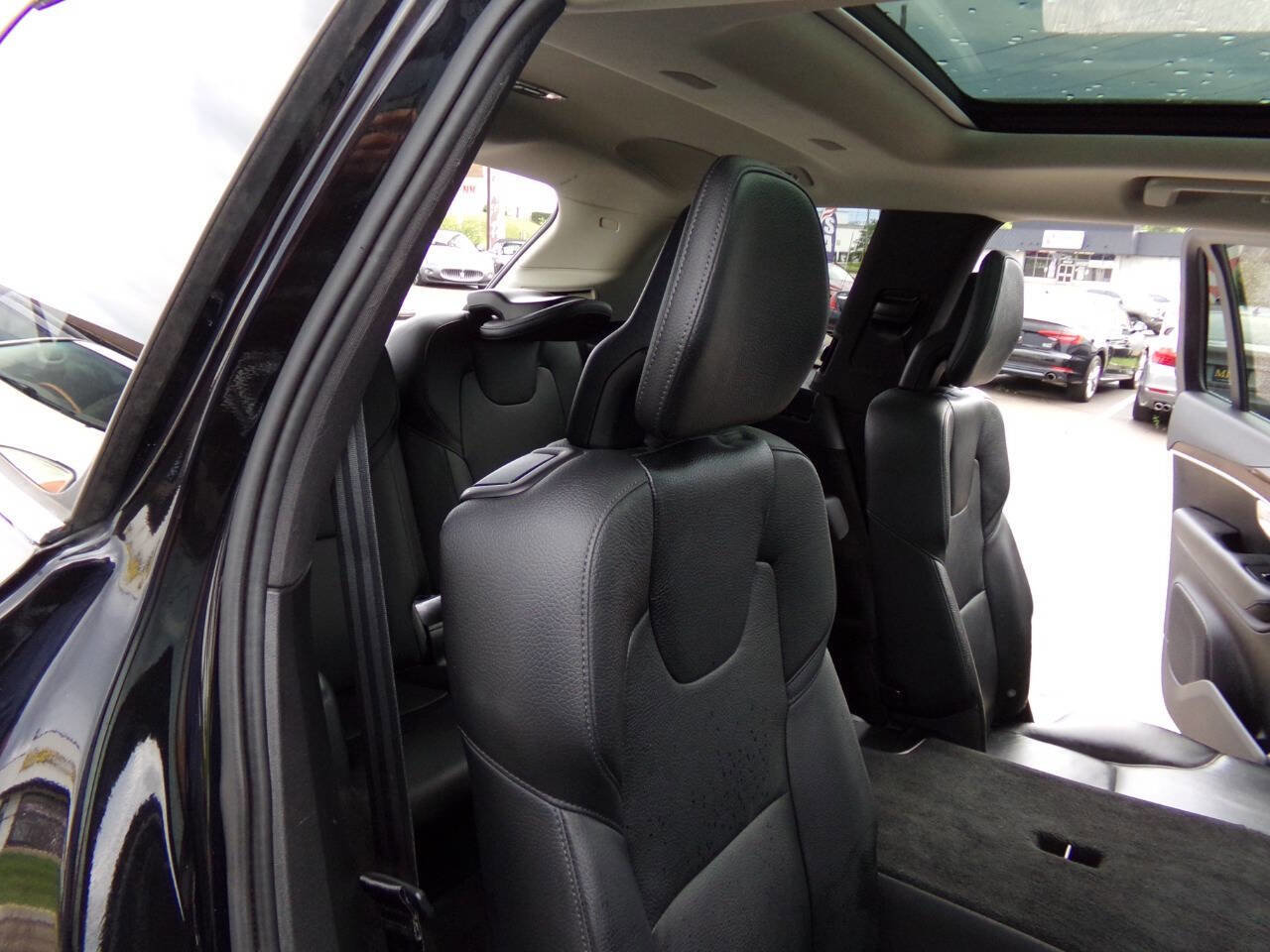 Used 2016 Volvo XC90 T6 Momentum w/ Momentum Plus Package image 25