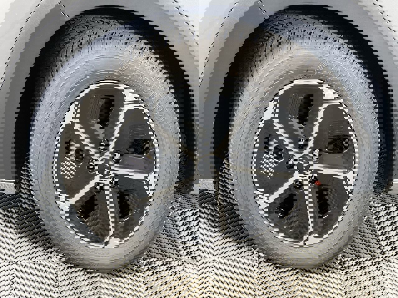 Certified 2023 Kia Niro EX image 13