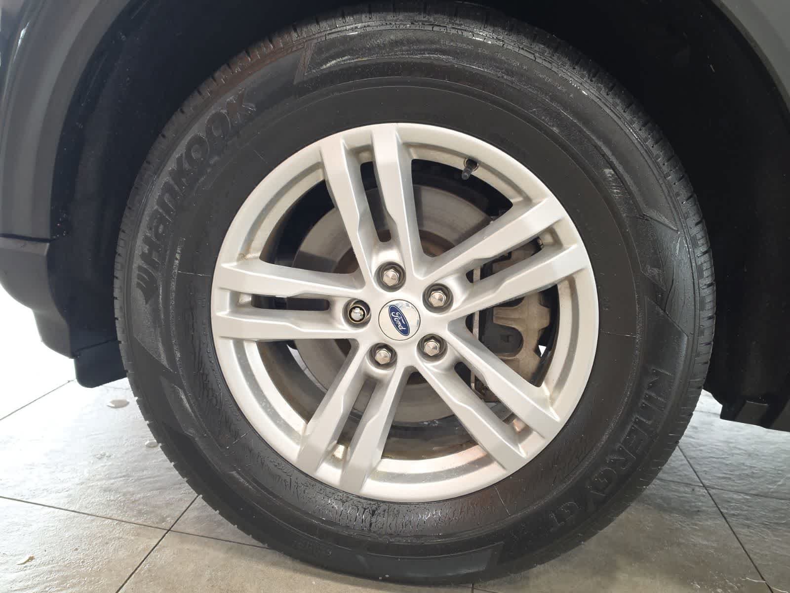 Used 2023 Ford Explorer XLT AWD/4WD image 11