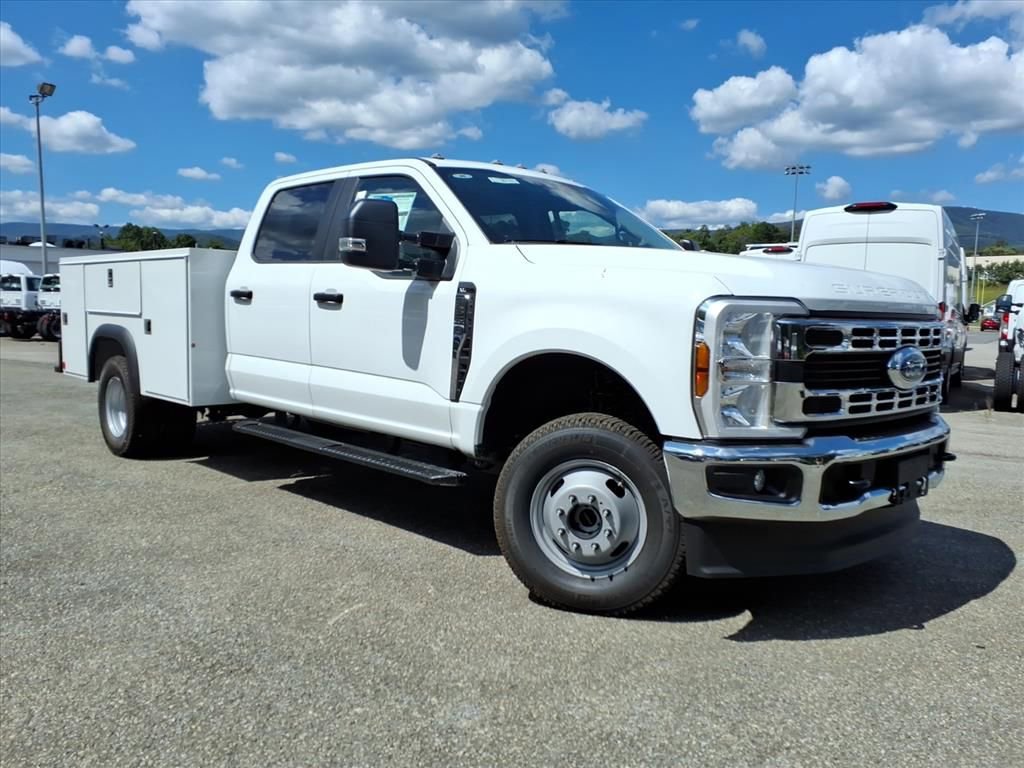 New 2025 Ford F350 XL w/ XL Chrome Package